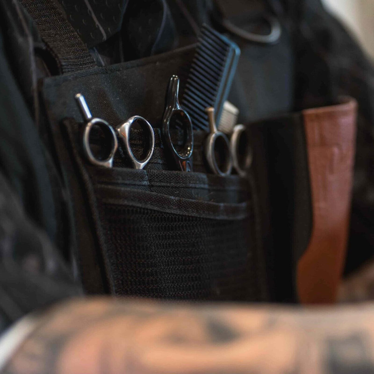 Dark Stag Barber Chest Holster Adjustable Straps, Tool Pockets & Quick Release