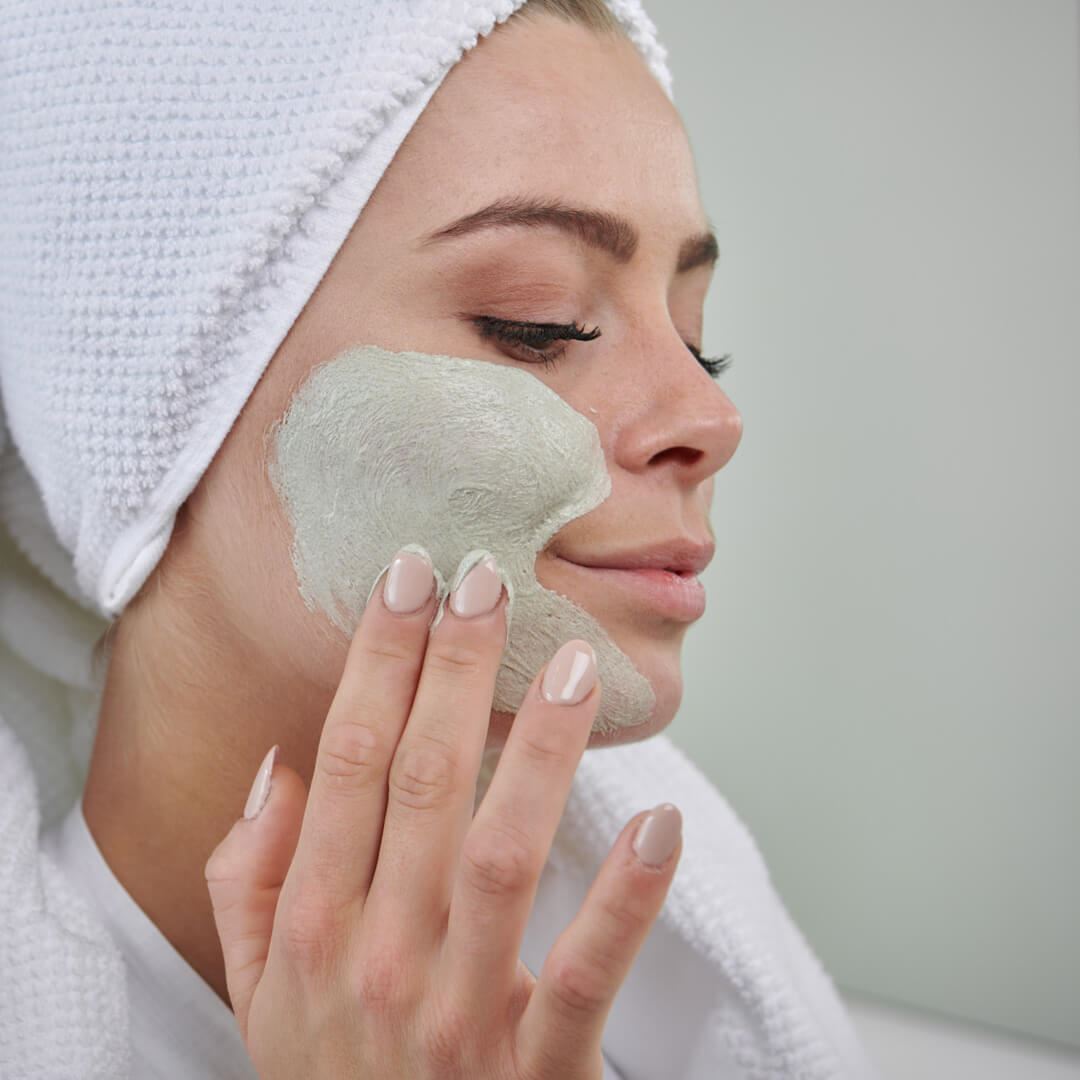 Australian Bodycare Face Mask Exfoliator & Cleanser With Tea Tree Oil